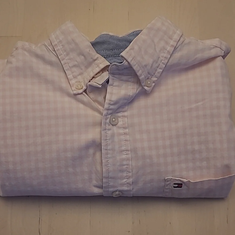 LIKE NEW Tommy Hilfiger Gingham Pink and White Button Down Shirt - Picture 11 of 11